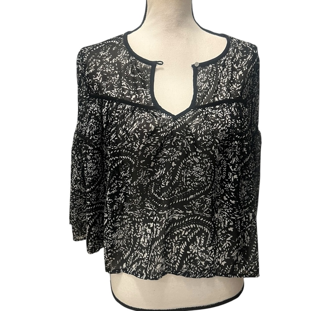 Black and White Patterned Women's Top nwot